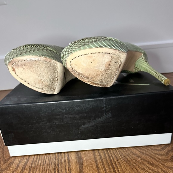 B by Brian Atwood snakeskin platform pumps - Picture 2 of 7